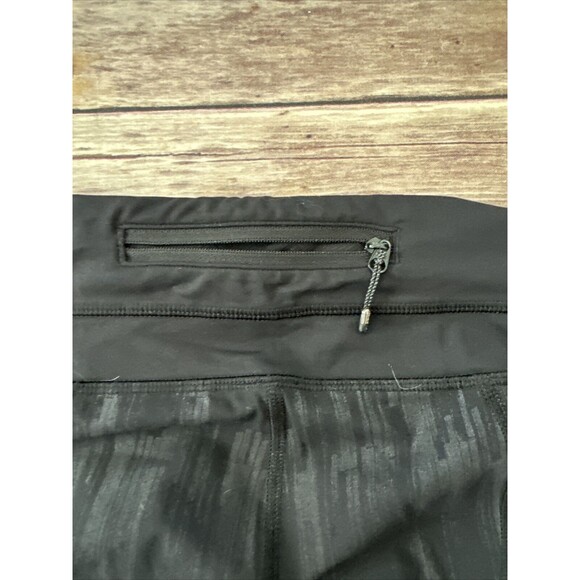 Lululemon Size 4 Women's Leggings - Black Cropped pattern texture pocket - Picture 8 of 9